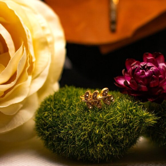 1 Leaf Ear Cuffs, golden, summer, casual, earrings, crystals, swimsuit - Picture 5 of 10